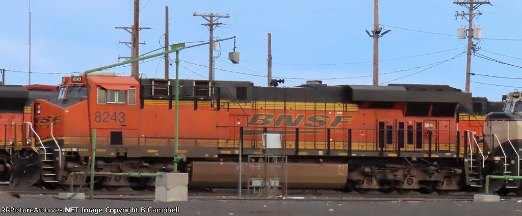 BNSF 8243